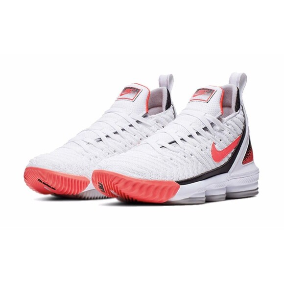 Athletic_Shoes